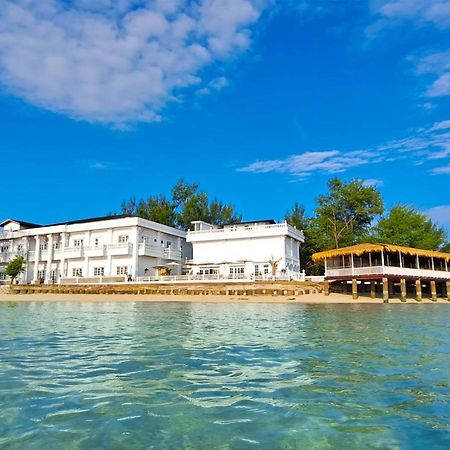 Gili Beachfront Suites Gili Trawangan Exterior foto