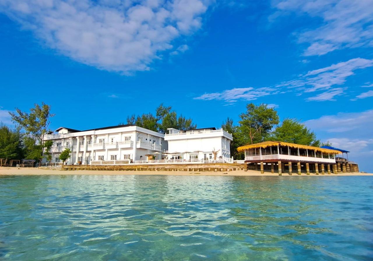 Gili Beachfront Suites Gili Trawangan Exterior foto