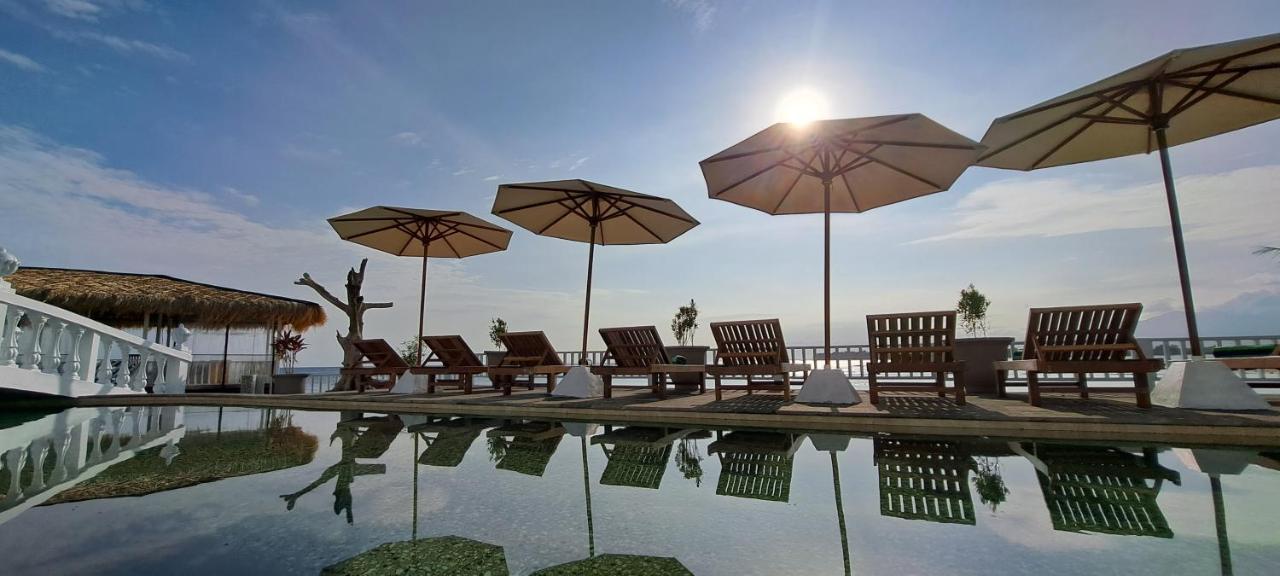 Gili Beachfront Suites Gili Trawangan Exterior foto